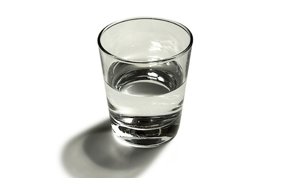 половина стакана воды